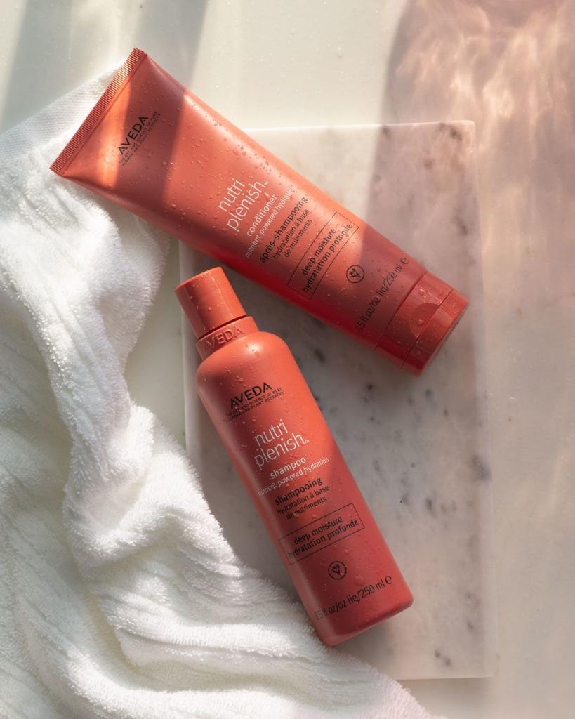 aveda's tweet image. Craving ultra-rich hair hydration? Formulated for curly or coily hair that requires a serious moisture boost, Nutriplenish Deep Moisture replenishes and defines strands with decadent hydration. Shop our deep moisture collection: bit.ly/2TcGiED
 
#aveda #bouncycurls