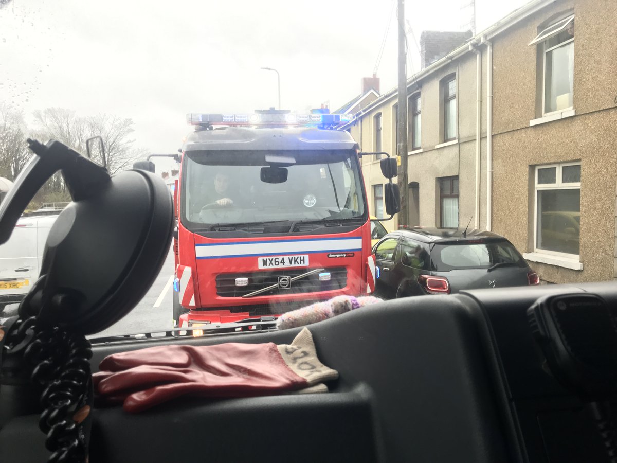 KidwellyFireStn's tweet photo. ***TURNOUT***
Tuesday 14th January @ 12:23
Crews mobilised to an electrical fire in the #Pwll area alongside the Llanelli on-call appliance.
#MAWWFire #JFControl #MAWWControl
***TURNOUT*** https://t.co/wNH3zUwwT7