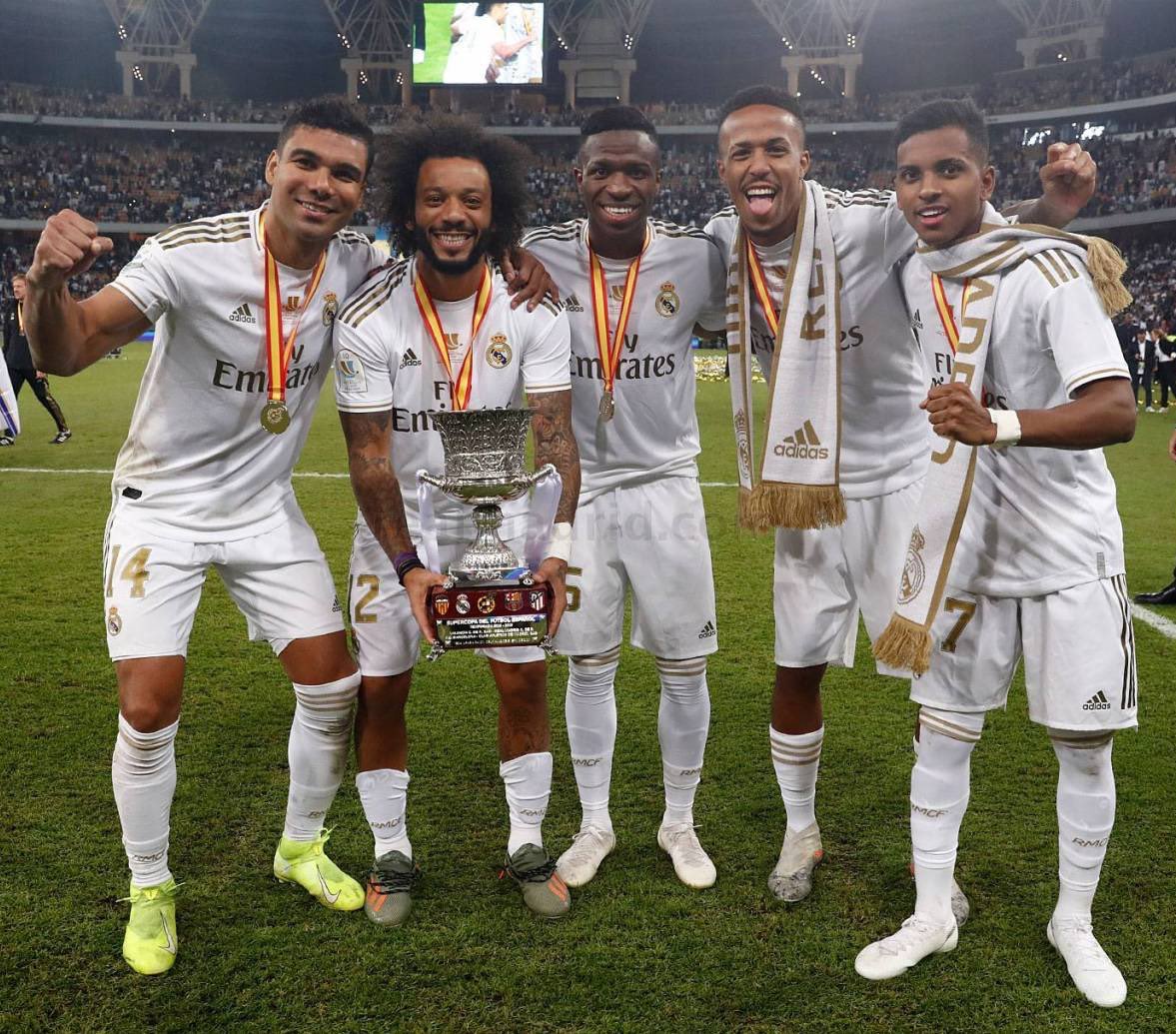 SousouRM11's tweet photo. Good morning everyone 😍😍
#Brazukas 😍🇧🇷✌️🏆
#RMSuperCopa ❤️❤️
#RealMadrid 😍😍
#HalaMadrid ⚪⚪
#VaiBrasil ❤️🇧🇷❤️ https://t.co/G0PezNVVid