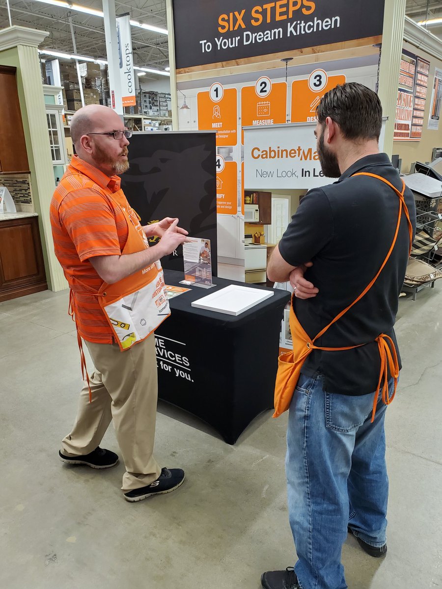 Frank_Ryczak's tweet photo. @JoeWilliams1252 teaching flooring associate Jon all about Cabinet Makeover and how to get a lead! @stephanie101312 @Stratto1Clinton @bmurrayhd https://t.co/h2E46oP6yu