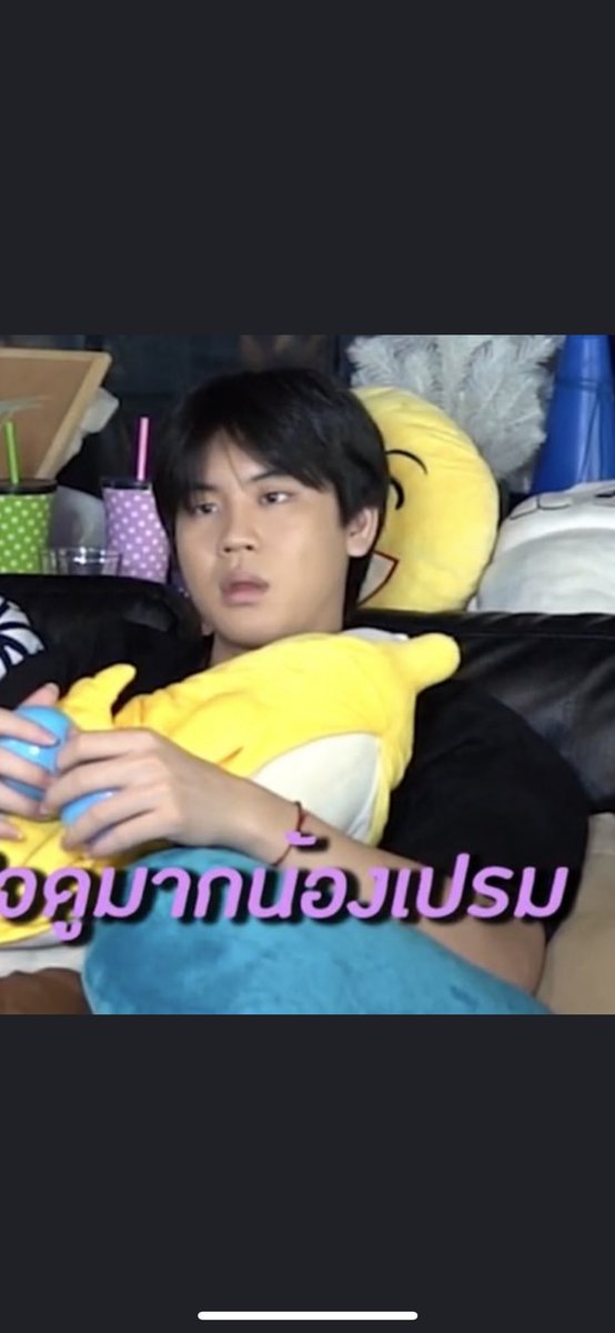bb0un's tweet photo. เมื่อเพื่อนชวนไปร้องคาราโอเกะ แต่เพื่อนร้องเพลงเกาหลีทั้งชั่วโมง
 #ดูมั้ยดู https://t.co/7F4x2MZaGM