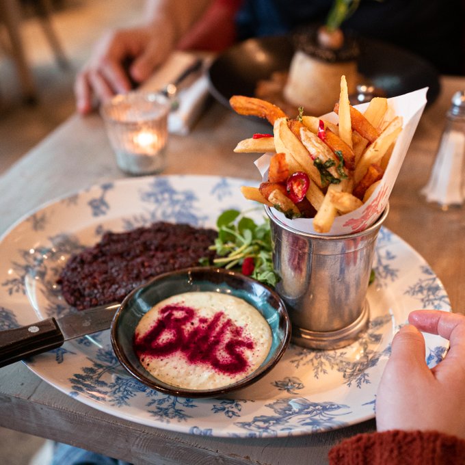 LoveLeamington's tweet photo. This is what is known as a picture perfect plate of food. The all new Beetroot Streak is available now at Bill's!

#LoveLeam #Leamington https://t.co/STo2pHnCJx