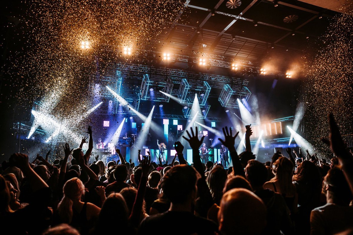 Robelighting's tweet photo. As MYDY took the Forum Karlín stage in Prague, #420Production worked with show &amp; production designer Tomas Pejsa #HCORE who created a #lightingdesign using @Robelighting #MegaPointe, #Spiider, #ColorStrobe &amp; #BMFL luminaires with #RoboSpots supplied by Kontralicht. 📸 Mejra Drkal https://t.co/f5tJ3X2WjQ