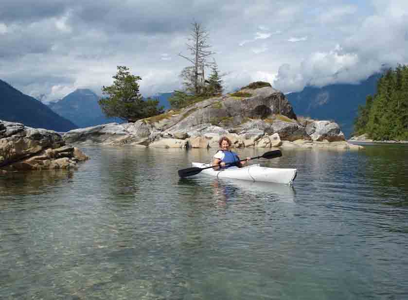 AlienNextDoor's tweet photo. Limnologist Nina Munteanu talks about #water's life-giving anomalous properties and the #watermarkproject @mywatermark @LakeOntario @LOWaterkeeper @Gr8LakesAction #WhatIsWater https://t.co/sxVFjGof9x https://t.co/1xCGUhp54S