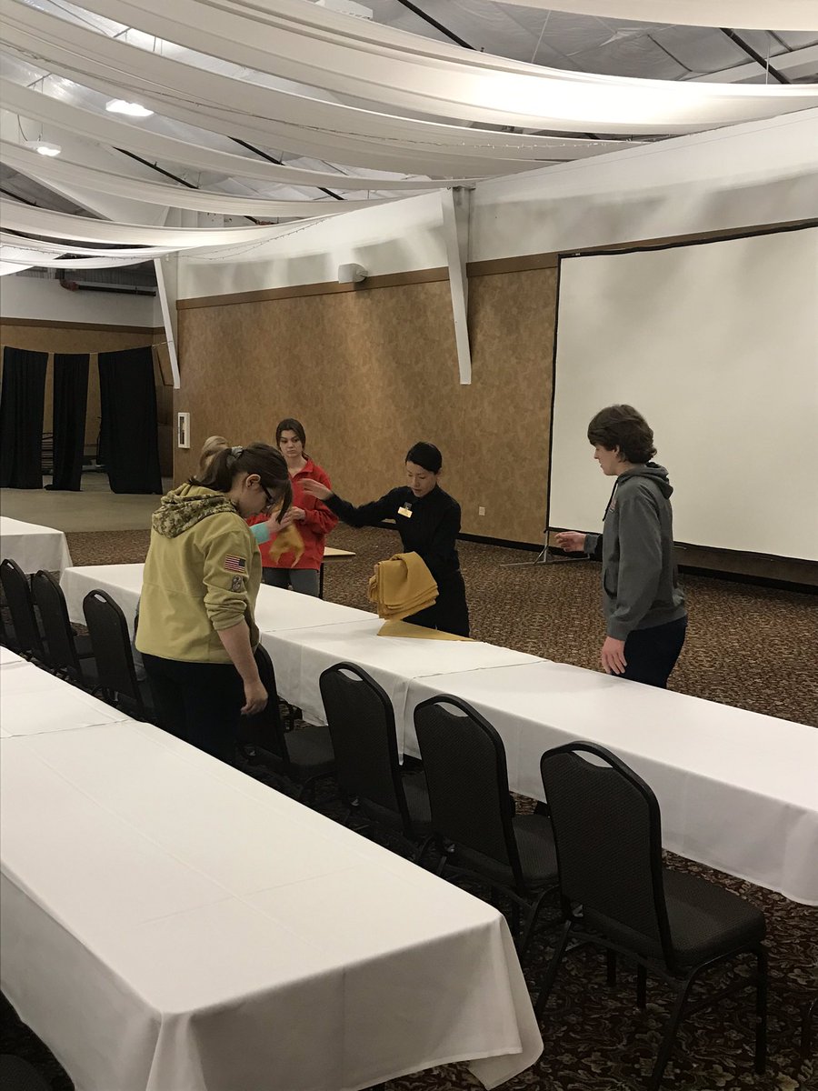SpiritLakeFCS's tweet photo. Thanks so much to Kiley from @OkobojiChamber for being a guest speaker to talk about planning Winter Games. Also, thanks to Arrowwood Resort for letting us help set up some events! #SLJterm https://t.co/QXPfzHtZjJ