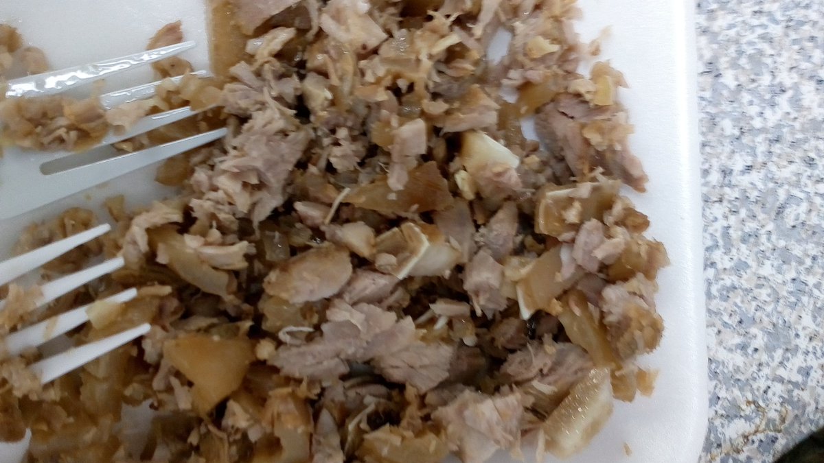 jadedios's tweet photo. Y bueno, recuperando energía con chicharrón guisado, carnitas y buñuelos michoacanos... humildemente. 😊👍 #ConPermisito #SanaConvivencia #Amigos 🐷😋 https://t.co/bsSk4PcmTZ