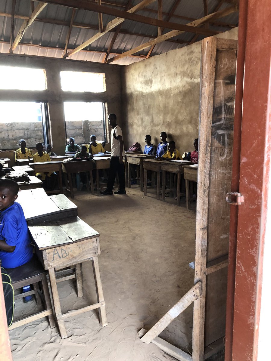 #CatholicSchools of Nsukka #Nigeria beginning to transform learning by rearranging classrooms and inviting students to support each other’s learning. Small and powerful steps of #EducationalChange <a href="/RedesdeTutoria/">Redes de Tutoría S.C</a> <a href="/bclynchschool/">Boston College Lynch School</a> <a href="/SRinconGallardo/">SantiagoRG</a>