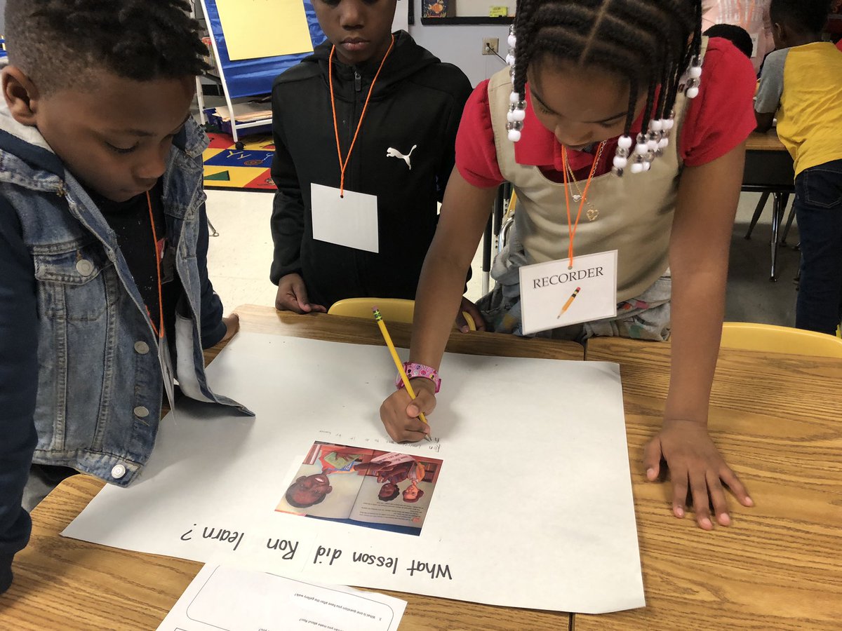 MissGina16's tweet photo. Always fun to show others that 2nd grade can do @AVID4College too! @payne_adel @SheralynShepard @Kel_TheBelle @AVID4College too! #gallerywalk #collegeready #avidambassadors https://t.co/o34SHAr7yl