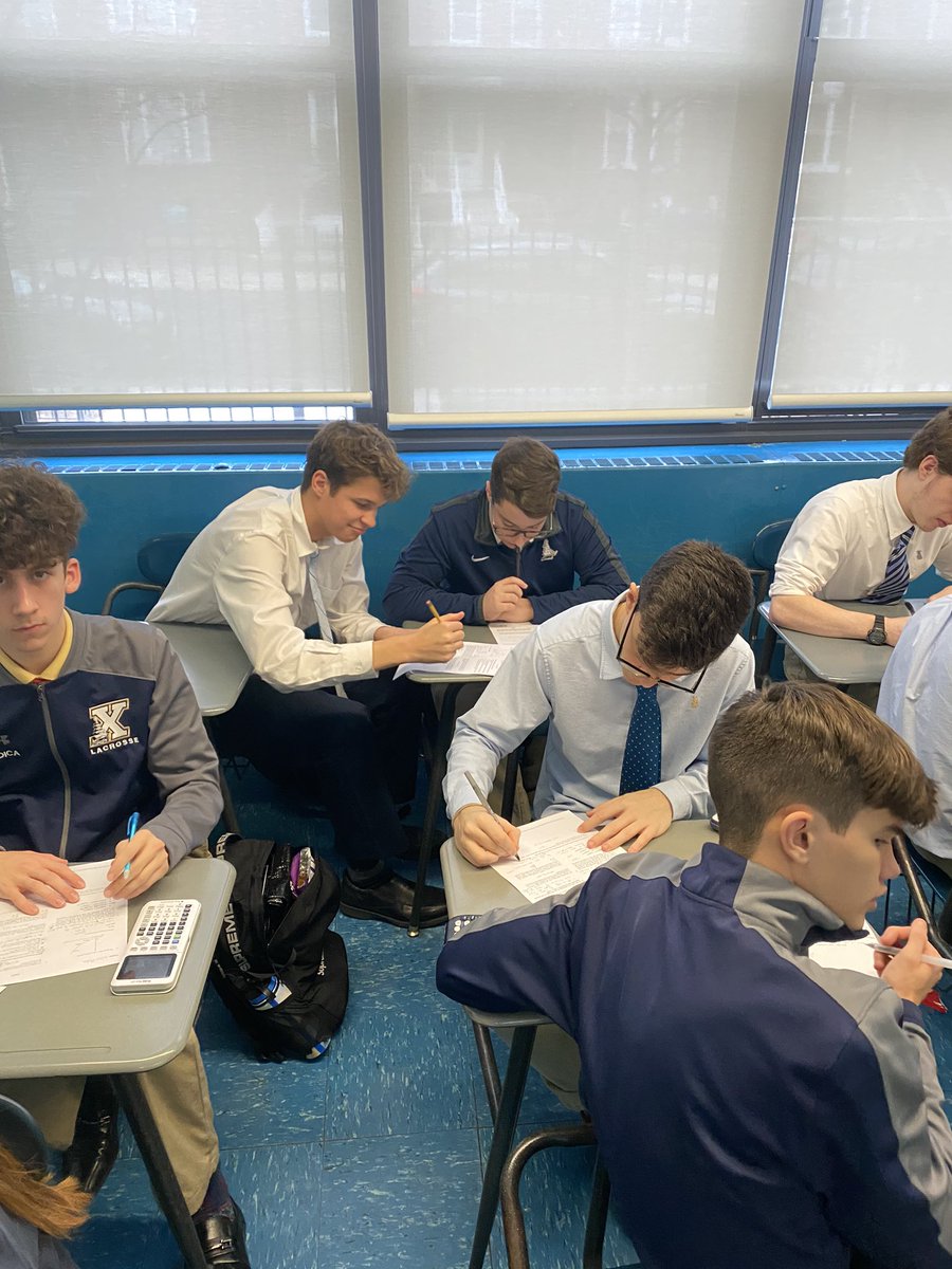 MsFitzXHS's tweet photo. Group Quizzes in Algebra 2 today is a lot of fun! Reviewing for midterms #mathisfun @XaverianHS https://t.co/iXR7PZgpqD