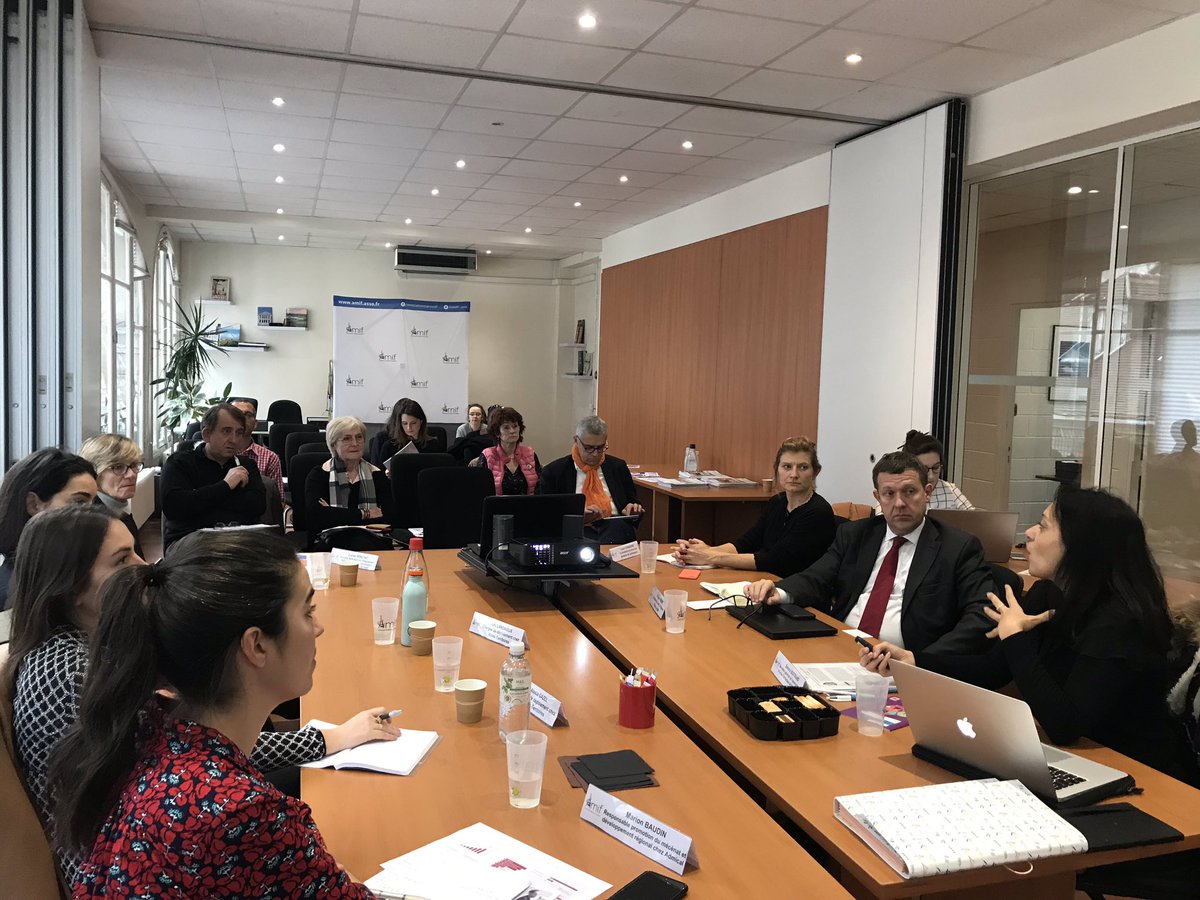 AMIF_asso's tweet photo. .@AMIF_asso, commission commune #participationcitoyenne et #finances : les élus ont abordé la question du financement participatif et du #mecenat afin de promouvoir les projets citoyens locaux et développer d’autres outils de financement #fiscalite #AidesTerritoires https://t.co/zlSP2BbTHf