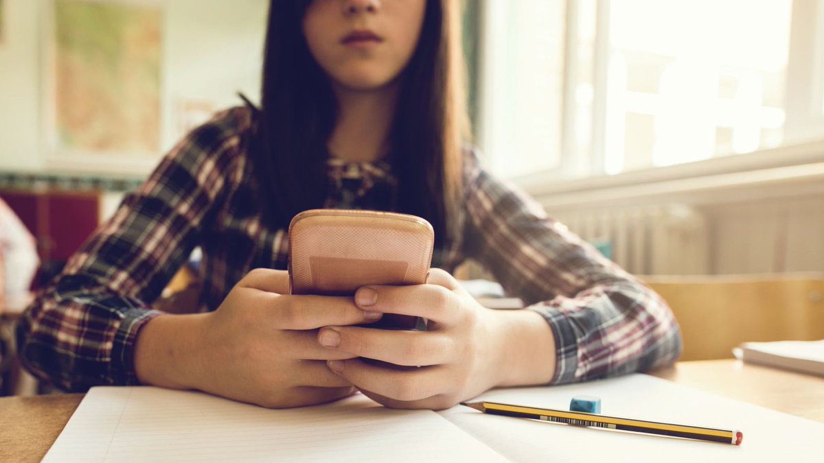 e2save mobiles (@e2save) on Twitter photo Sky News say that mobile phones can help, not hinder, children at school
news.sky.com/story/mobile-p… Sky News say that mobile phones can help, not hinder, children at school
news.sky.com/story/mobile-p…