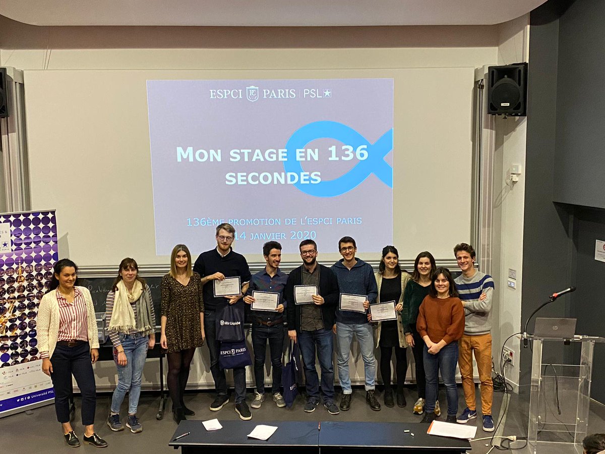 ESPCI_Paris's tweet photo. Mon #stage en 136 secondes, photo avec tous les lauréats en compagnie des membres du jury ! En #startup, dans un grand groupe, en recherche ou ingénierie, en pharmacologie, machine learning ou formulation chimique,  des sujets passionnants et un mot qui revient : l'éthique! https://t.co/NTN0CV2znl