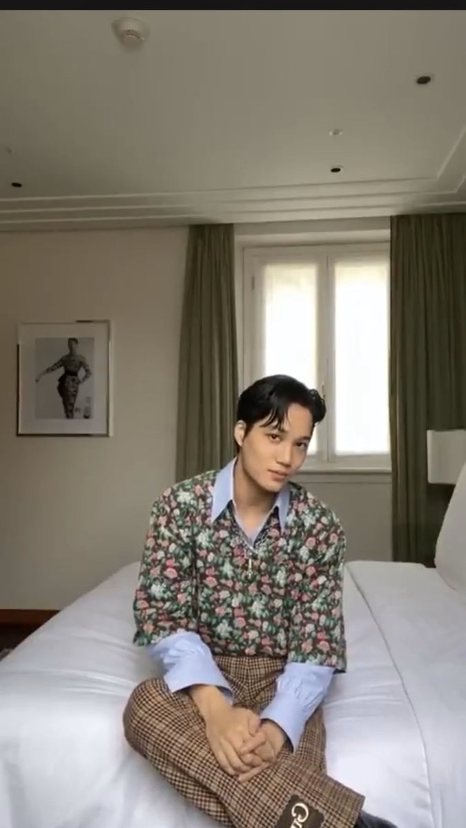 naayhying's tweet photo. “ได้ข่าวว่าเมื่อวานกลับดึก”
“คะ?”
“ไปเที่ยวไหนมาล่ะ”
“ป..เปล่านี่คะ แค่ไปทำรายงานที่ห้องเพื่อน”
“งั้นหรอ”
“....”
“เป็นแบบนั้น..จริงๆหรอ” https://t.co/CBVodqYien