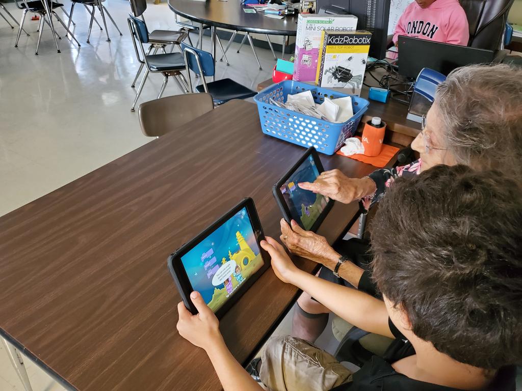 Jninterd23's tweet photo. Miss Mary coding at 100 years old. @sugarmillpride https://t.co/A20iqmbQh7