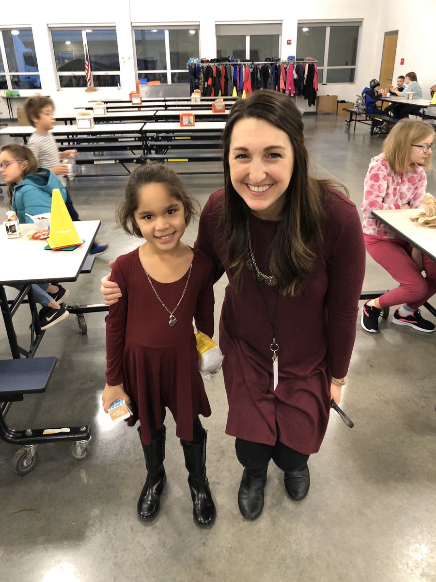 AshleyKilgore's tweet photo. It’s always fun to find a matching friend at breakfast! #bhesbettertogether https://t.co/1tTJqoz1ii