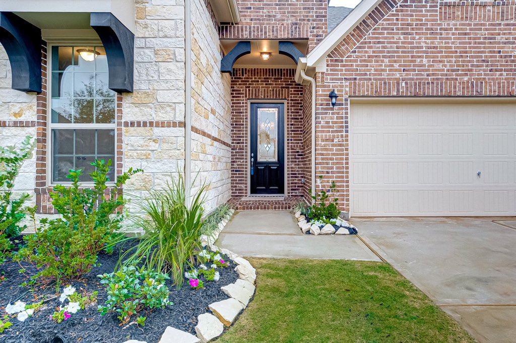 khovhouston's tweet photo. Welcome home! 🏡 This is your LAST CHANCE to own a gorgeous #khov home at StoneCreek Estates in #rosenbergtx! With light and bright selections and a charming exterior, this house is just waiting for your personal touches. Call us today for full listing details - 713-590-4500. https://t.co/cmiCUXzNe5