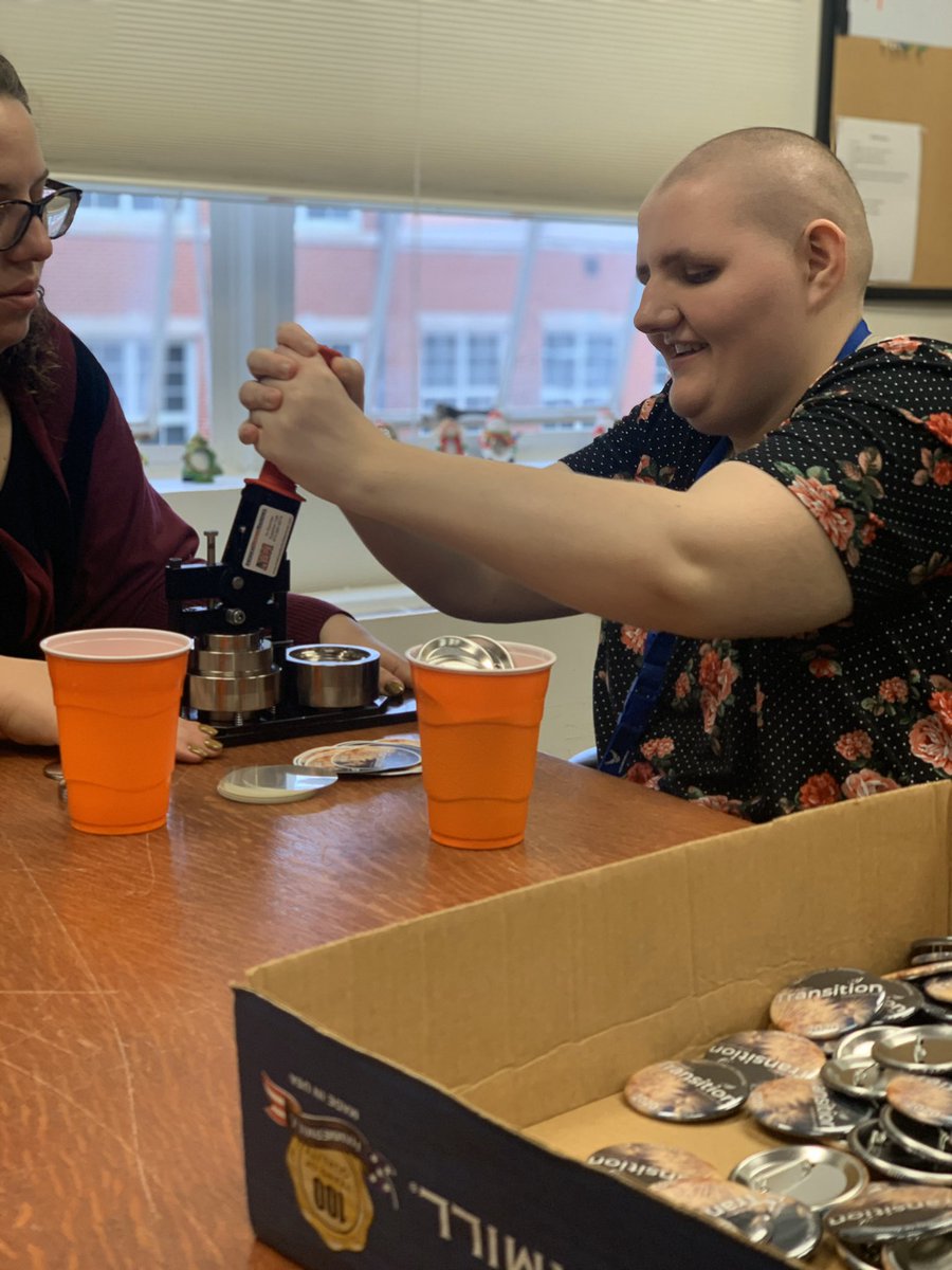 LaurenOzment_'s tweet image. Busy morning prepping for the Transition Unlimited Confernece! #buttonsfordays