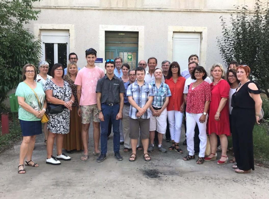 CCAHandicap's tweet photo. Les projets Human&amp;Go

💝 Grâce à votre don, vous permettez à l'#ESAT @ALGEEI47 de visiter des personnes âgées en perte d'#autonomie dans l'objectif de rompre leur #solitude.
    
✉️ Pour les soutenir https://t.co/ByjXDSz4ee

Avec @MalakoffHhandi 1€ reçu = 2€ versés* #aidants https://t.co/RkbQuDRGIW