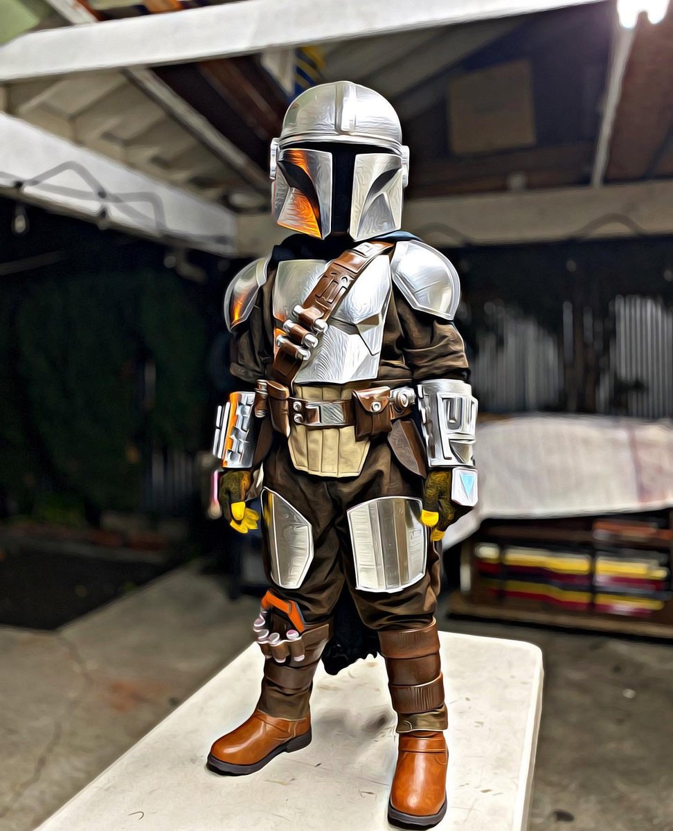 Dash_845's tweet photo. I can only wish to be this cool. #MiniMando #TheMandalorian https://t.co/EAj0JPaJ61