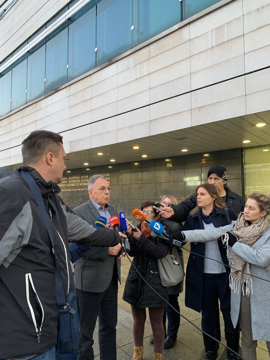 KaljicN1's tweet photo. Završen sastanak SDA-SNSD-a. Stav SDA: “Odluka o imenovanju Mlađena Božovića za min. za ljudska prava i izbjeglice BiH, bit će poznata u četvrtak na sjednici Predstavničkog doma Parlamenta BiH.” @N1infoSA https://t.co/4xQdwfdkKy