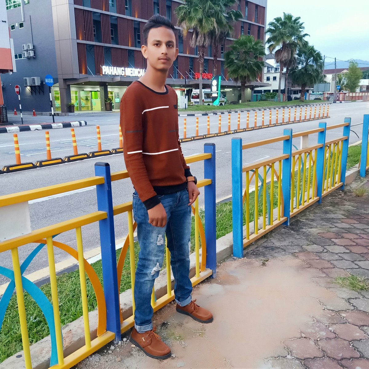 now_views tweet picture