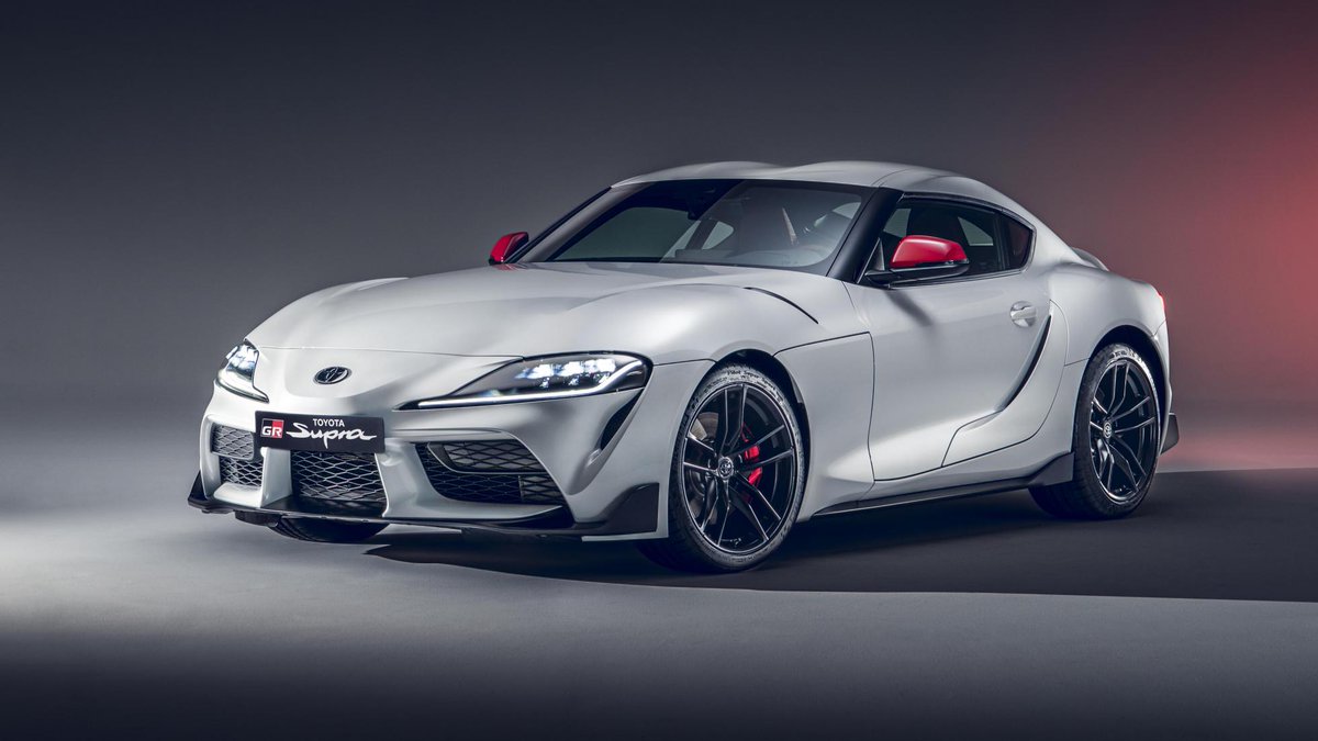 BBC_TopGear's tweet photo. Even Toyota admits the new 2.0-litre Supra handles better than the faster one. New Supra gets BMW’s four-cyl turbo engine. Sheds 100kg. Less is more? https://t.co/KtYMTyYUY9 https://t.co/UlIAbygtrd