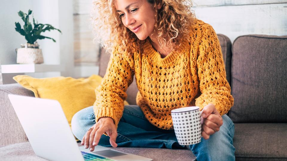 Forbes's tweet photo. As the world becomes more connected, working from home is easier than ever before. Here are the world's top companies for remote jobs: https://t.co/i9dZA3e2Zq https://t.co/5sGf2GDJk9