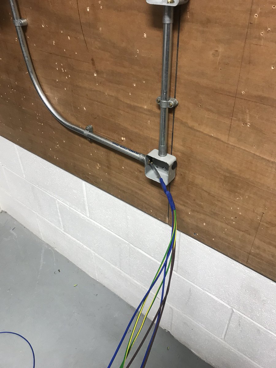 Students using the <a href="/ideal_emea/">IDEAL INDUSTRIES EMEA</a> conduit bender, fish tape and cable lubricant in the workshop today! Great work #conduit #ideal #electrical #electricians #lcb #college #leeds