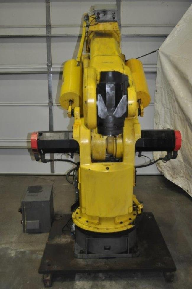 Machinetoolcomm's tweet image. Used Robotic Equipment For Sale - FANUC S 420iF 6 AXIS ROBOT. shar.es/a3kMED #robotics #robotloader #automation #fanuc #fanucrobot #iimts2020 #mfg #machining #cnc