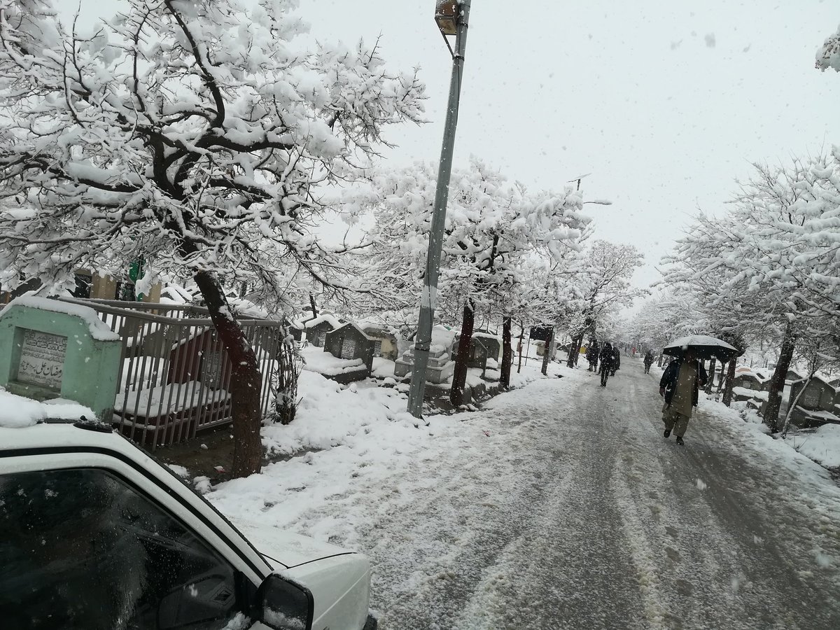 AdvocateGenral's tweet photo. Snowfall happened in Quetta on 12/01/2020
#QuettaSnowfall https://t.co/f1cxirlxFL