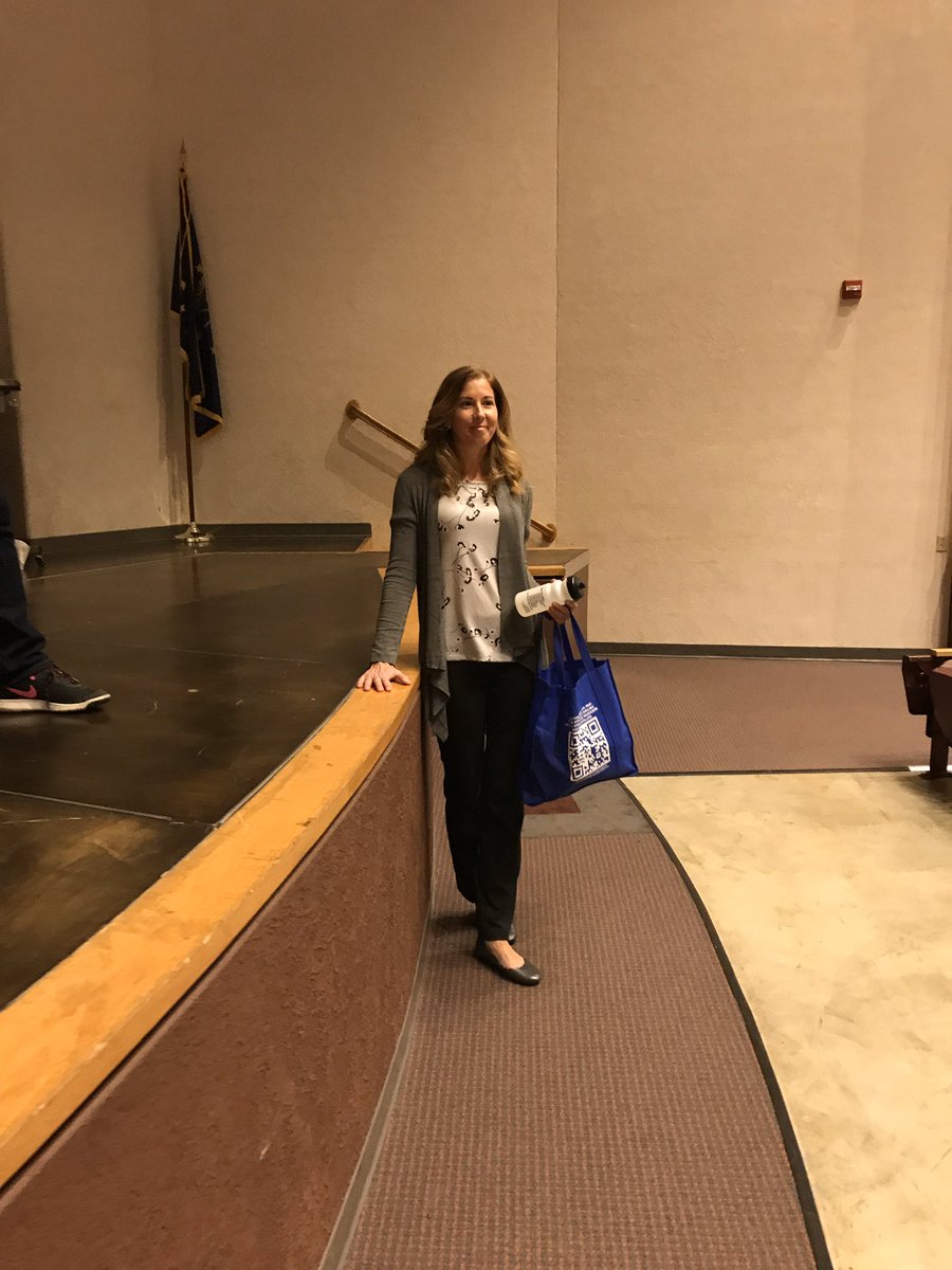jonlippe's tweet photo. We are very happy to have Lori DuBois from Heartland Career Center to present to all 10th and 11th graders on the amazing opportunites offered to our students #SquireStrong #GetCertified #pathwaysforsuccess #orthoworxpartnership https://t.co/AZbRle6qug