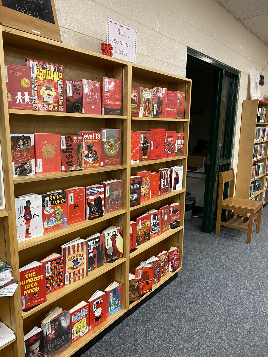 CarterMSReads's tweet photo. #NewLibraryDisplay #CMS_Lib #kcslms https://t.co/bNBR35S3YE