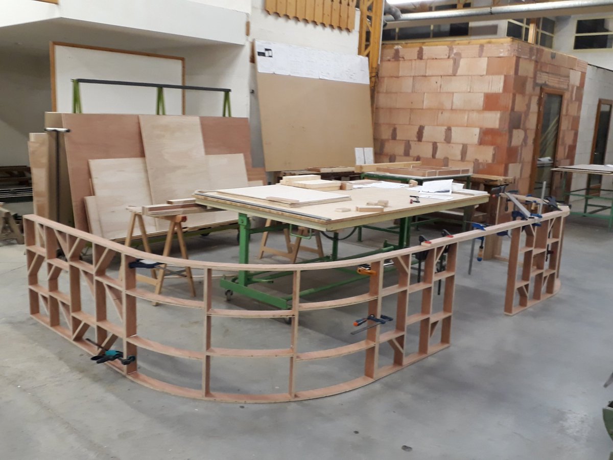 Ça prend forme.
Atelier bois du lycée de L'Acheuléen.