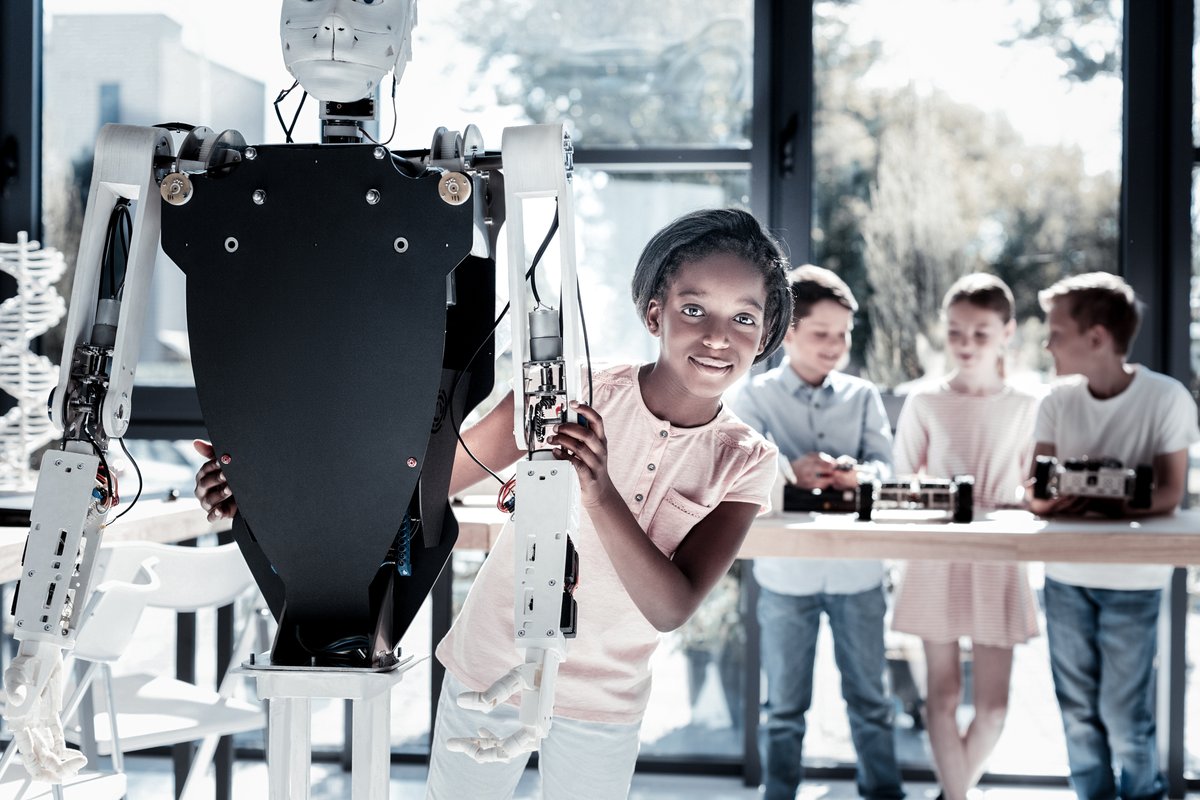 GElhussein1's tweet photo. What does the future of education look like? Meet 16 Schools innovating learning for children in our latest report
#wef20 #fairerworld https://t.co/2a5Or9gC5q @zahidi @TALeopold @olliebray @Andriazaf @DubaiCares @unicefchief @wef @LEGOfoundation @Dassault3DS https://t.co/4fTTyHN0fr