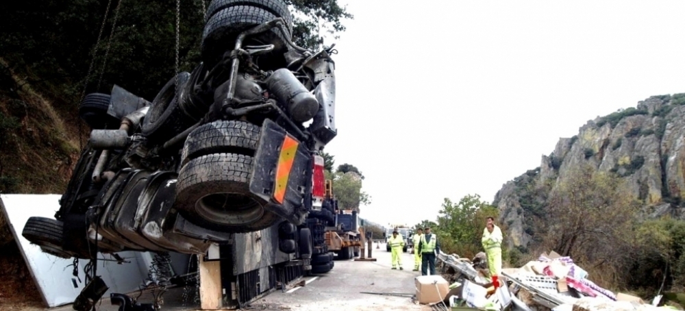 Raudovan's tweet photo. Vamos descendiendo... 👍
Desciende el número de profesionales del #transporte fallecidos en #carretera
🌐 https://t.co/Tgnm1hf9dS
(Vía @Transporte3 )
@DGTes #transporteexpress #transporteporcarretera #express #raudovan #choferes #conductores #noticias #raudovan #felizmartes https://t.co/8TUxEI3u1i