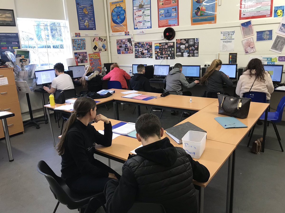 PYouthreach's tweet photo. Some great work carried out in the centre with our QQI level 3 &amp; 4 learners today. #workexperience #cvpreparation #bksb #LLN @ddletb @ddletbYR @SOLASFET @ESF_Ireland @NAYCEXEC https://t.co/JYAAwKAtq1