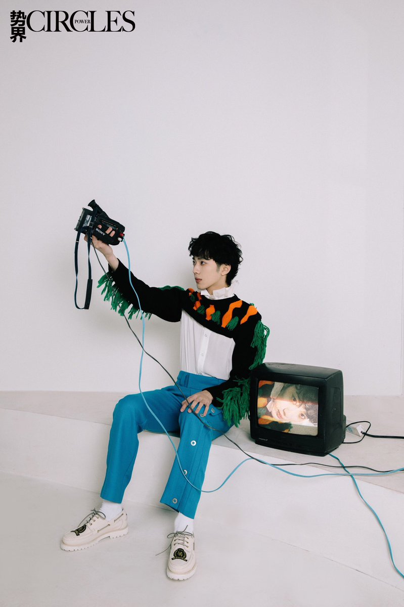 guanIintw's tweet photo. More of fluffy hair Guanlin for Power Circles!!! 💚🙌🏼 https://t.co/q0RoSsr05o