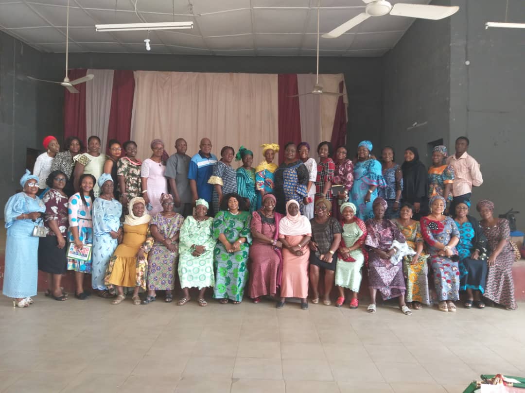 PositiveCareng's tweet photo. Ealier today, we attended the AWON (Association of Women Orientation Sustainable Development in Nigeria) meeting that held at the women develpment center Samonda. It's a strategic meeting for 2020..we are very particular about the well-being of our women. https://t.co/8PCbl92iM2