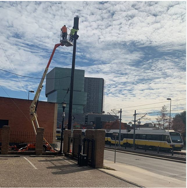 DoubleRadius's tweet image. Check it out! See how a WISP in Texas achieves lightening connectivity at the Good Latimer Expressway in Texas utilizing the Concealed Antenna Node by @AlphaAntennas #BuildingBetterNetworks