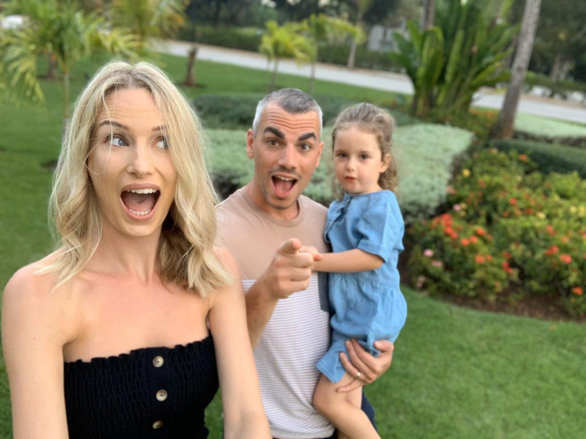 Ian_Macbeth's tweet photo. Loving every minute, so happy we have been able to celebrate @RayelleMacbeth birthday out here and take Grace on this type of amazing holiday. 💞 https://t.co/hSmbNlzOl4