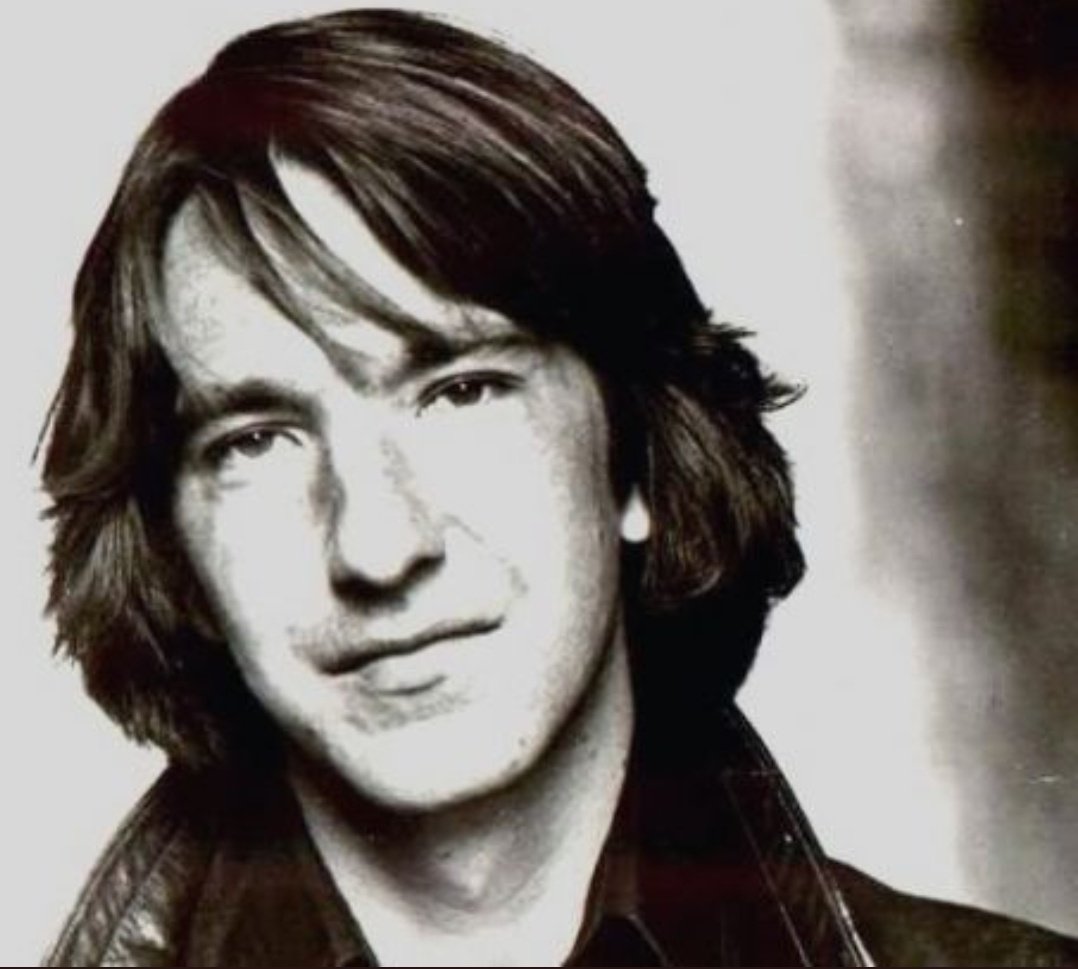 ImagenRetro's tweet photo. Un día como hoy pero de hace cuatro años nos dejaba Alan Rickman. Nunca olvidaremos a este gran actor que en cada uno de sus papeles nos hizo disfrutar del mágico mundo del cine. https://t.co/7G3FlwrueX