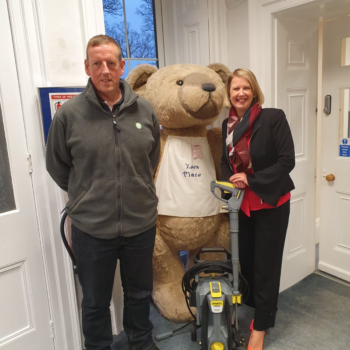 Thanks so much to Steve from <a href="/DoornbosUk/">Doornbos Equipment UK</a> who visited us today with  Karcher pressure washer, enabling us to keep our drive and pathways clear, making it safe for our children,staff and visitors. 
Fabulous! #zoesheroes #hospice #specialbabies #respite #TuesdayThoughts