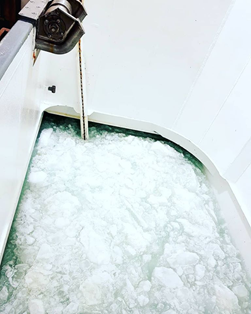 argosfroyanes's tweet image. Ice in our #MOONPOOL – before and after photos  #NORDICPRINCE #ANTARCTICFISHING #ANTARCTICA #ROSSSEA