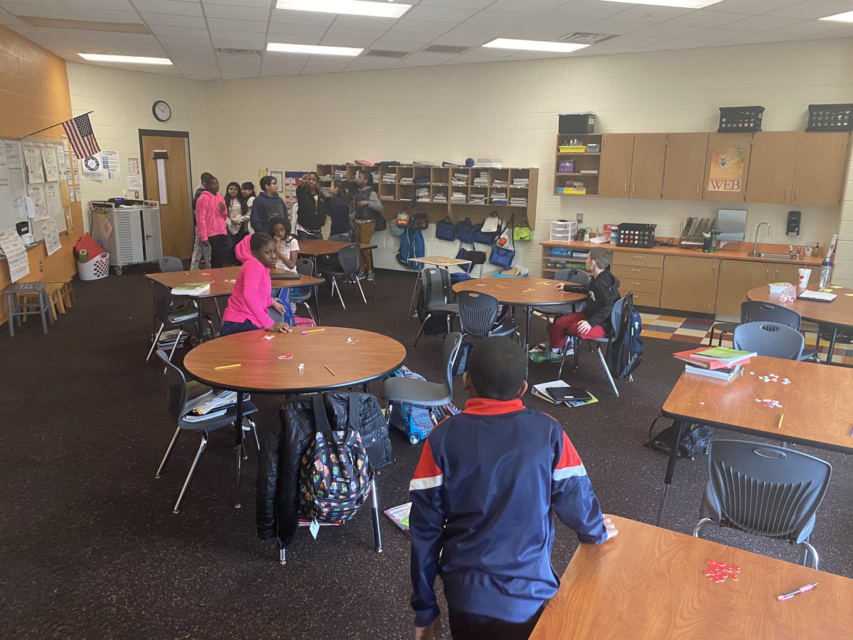 mrshughes_alert's tweet photo. Fractions using real life examples! Splitting the class into thirds, halves, and sixths. @CatawbaTrail #ctelearning https://t.co/jGIwCWDMkH