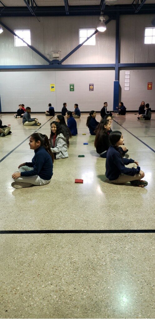 HaysSTEAMshines's tweet photo. Scholars are participating in a listening and reacting game in PE today! #SHINEhays #PE #HealthyBodiesHealthyMinds https://t.co/TlrhKpcOCy