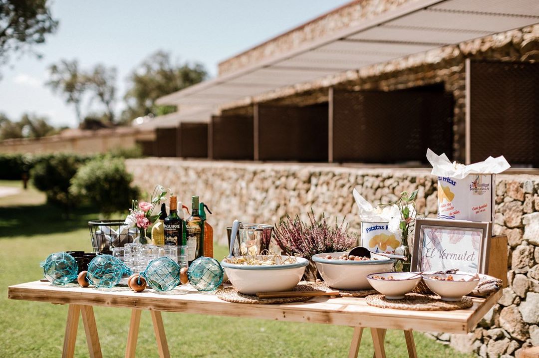 <a href="/MonchosC/">Moncho's catering</a> "Bodas con encanto, eventos con éxito" ✨ El catering Moncho's a molt a prop teu, porten 10 anys fent molt especial la teva festa💥🔝
