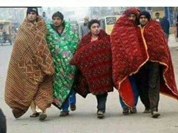 BasitDuranii's tweet photo. Karachi waly          Gilgiti
at 10°C                    at -10°C https://t.co/HuKgW8bP6K