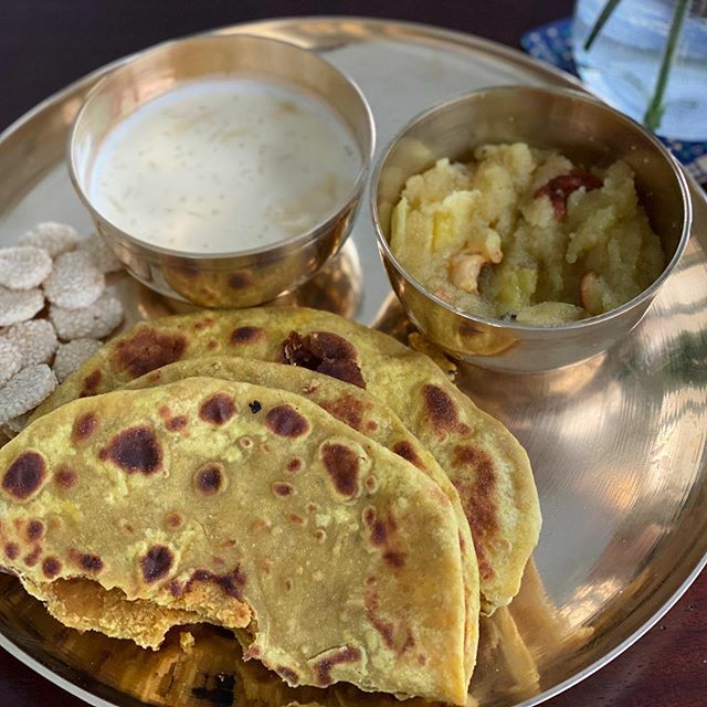 ahkriti's tweet photo. Happy Sankranthi! Celebrating this festival this year by making home made #obbattu #kheer #pineapplehalwa ! It’s all about indulging in the sweet goodies! #makarsankranti https://t.co/oMnuFaeDzi https://t.co/anIyCEvAJ5