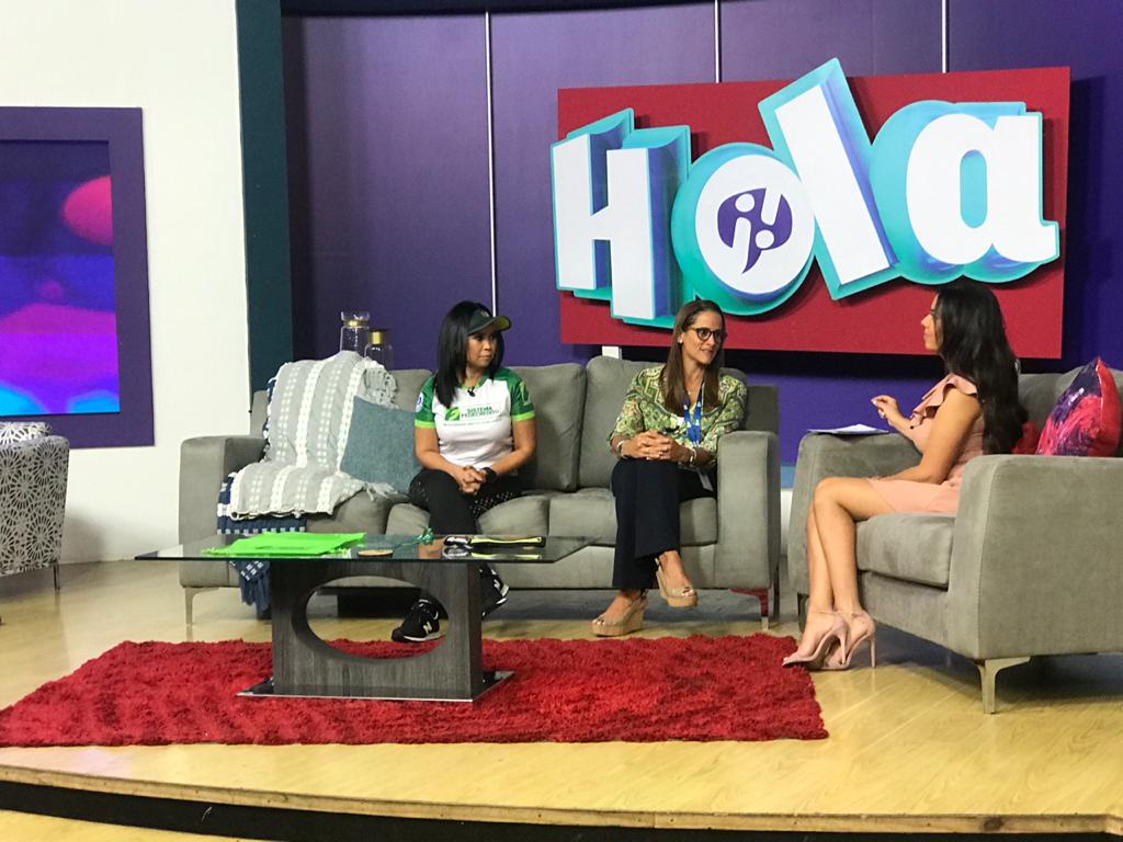 TeletonSV's tweet photo. Hoy estuvimos en @HolaElSalvador1 junto a @runners503 invitando a todos los runners y familias a unirse a la carrera de Sistema Fedecrédito a beneficio de #TeletonSV
¡Gracias por recibirnos! https://t.co/jrsLV9AigZ