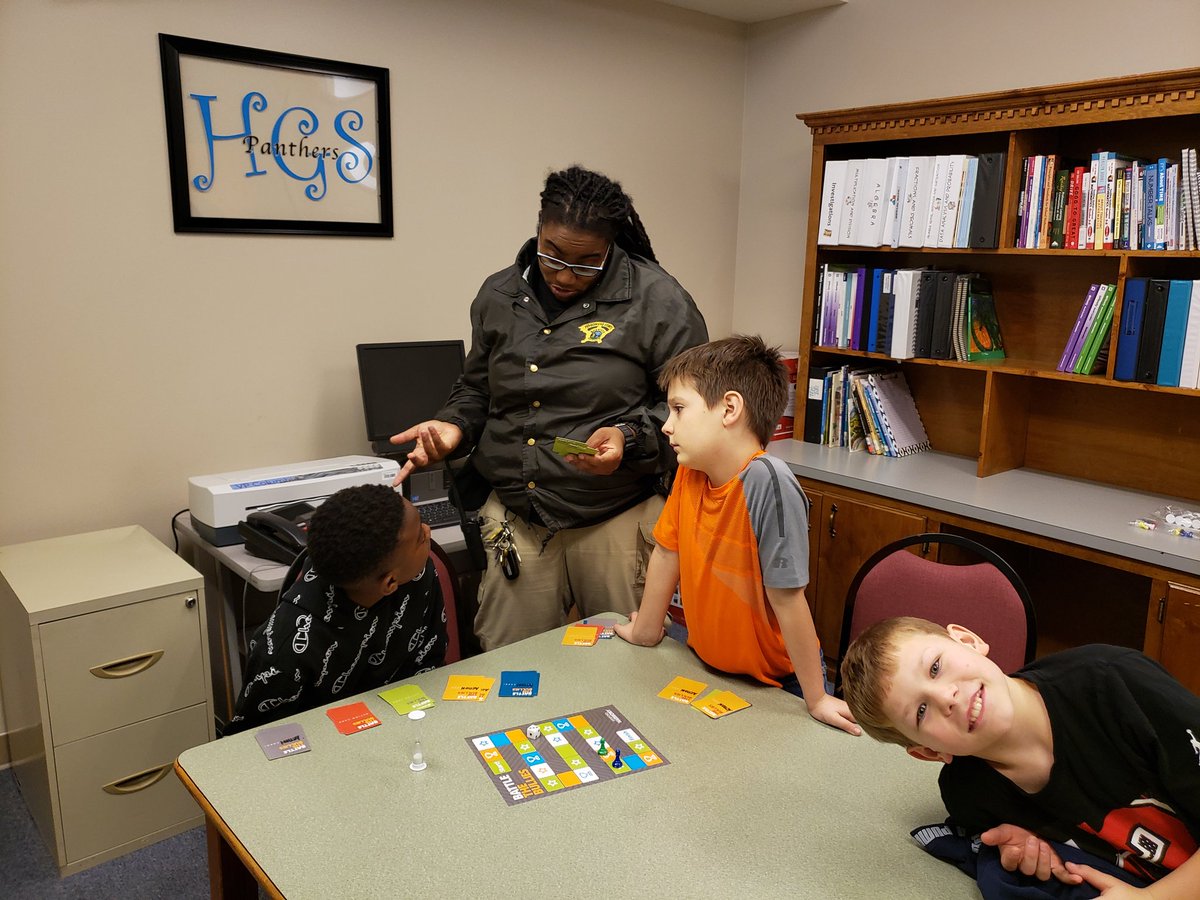 JoycelynHinton3's tweet photo. HGS ❤ our partnership with the local sheriff's department! Thank you for your dedication &amp; support Sheriff White, Chief Deputy Reid, and Deputy Sawyer! Our H.O.P.E.S Program Rocks! #hgschat #pantherproud #mybest https://t.co/7fqMQzmrJw
